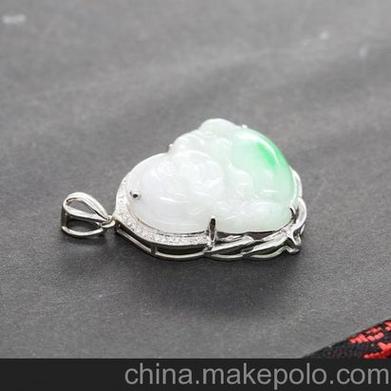 匠心獨運 18K金與玉佛吊墜的定制鑲嵌藝術